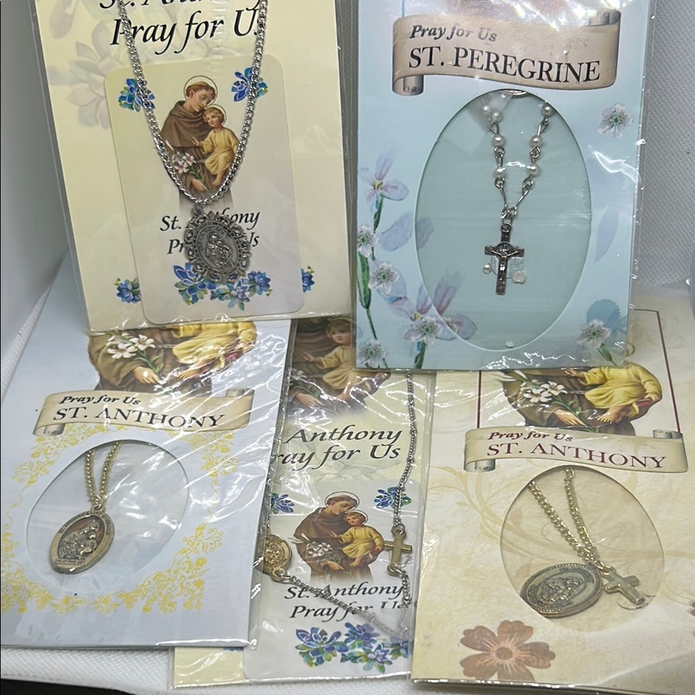 St. Anthony Necklace Set